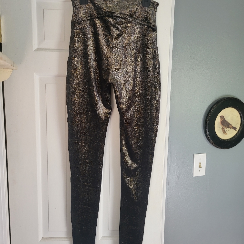 NWT Spanx Velvet Shine Shape Leggings